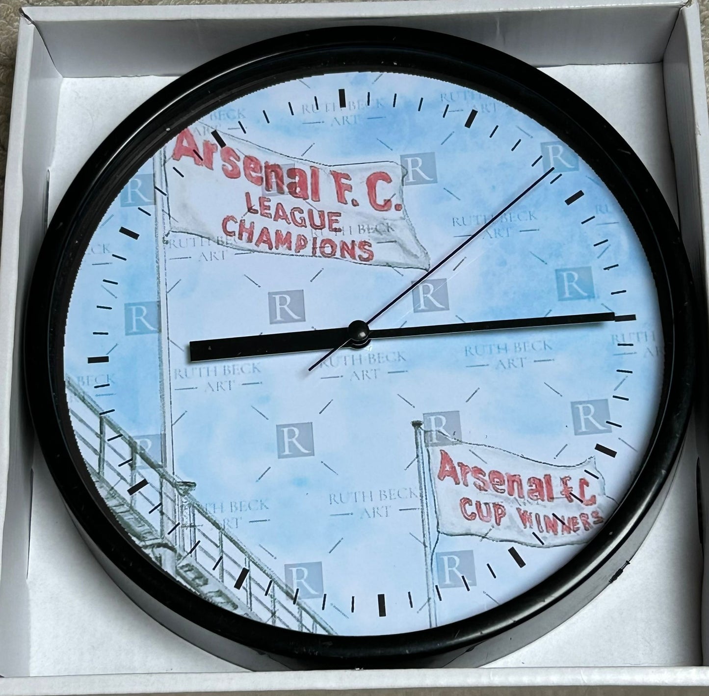 ARSENAL DOUBLE FLAGS - CLOCK