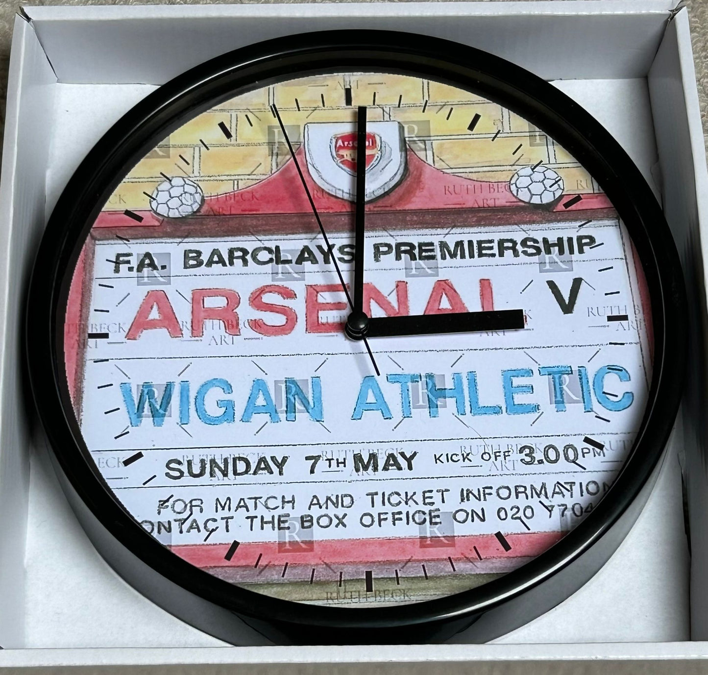 ARSENAL v WIGAN SIGN - CLOCK