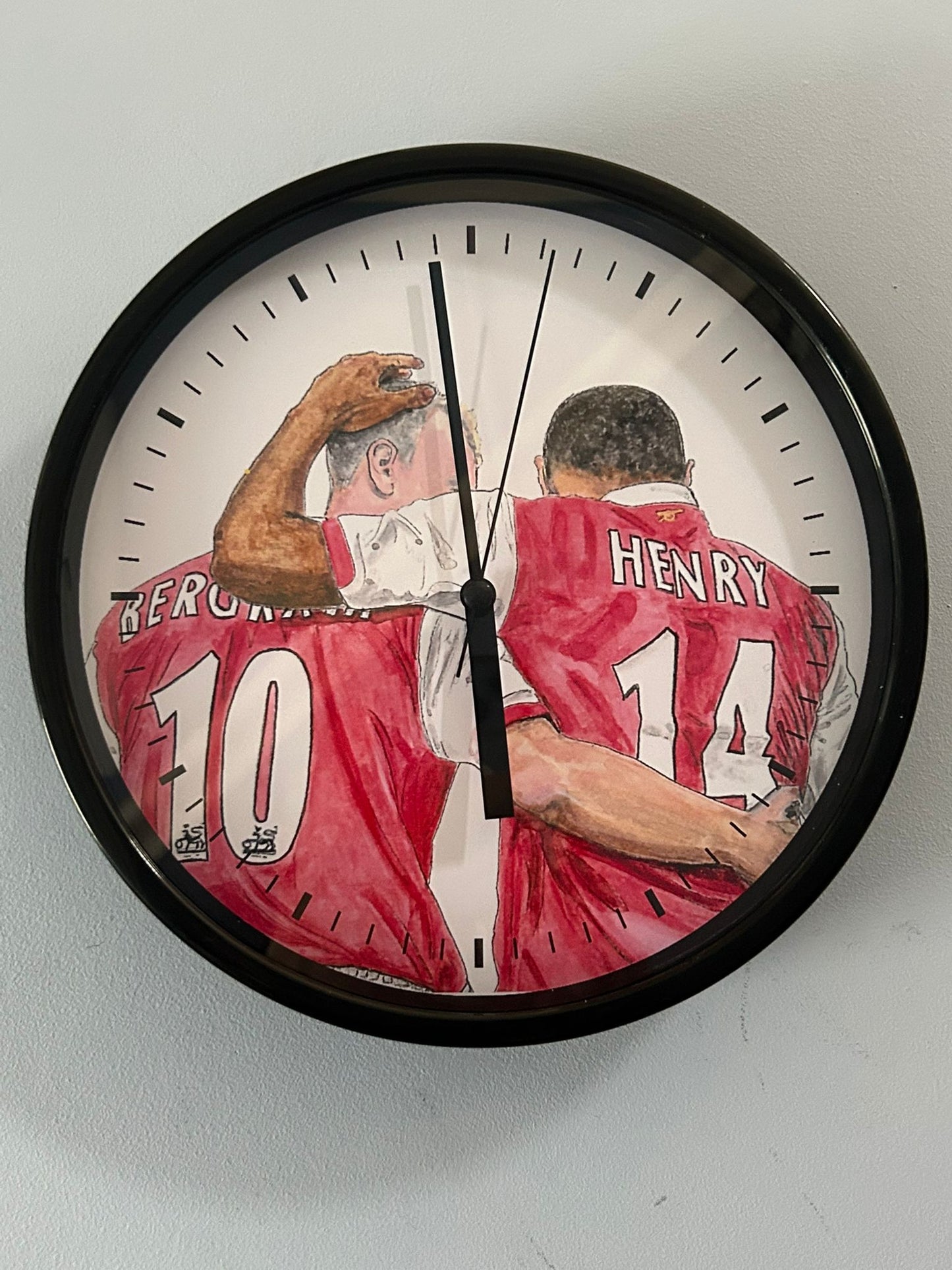 DENNIS BERGKAMP & THIERRY HENRY - CLOCK