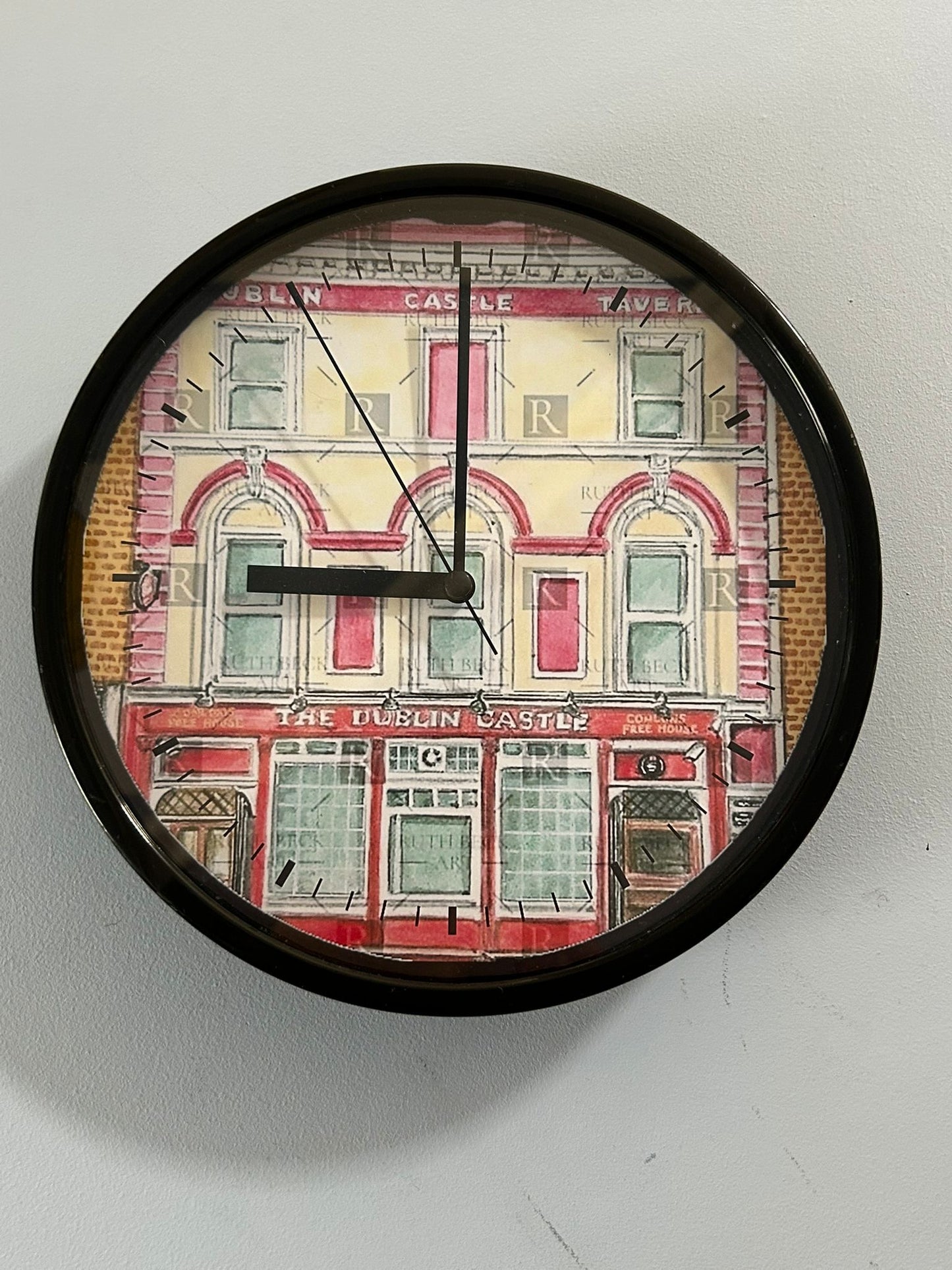DUBLIN CASTLE PUB - CLOCK