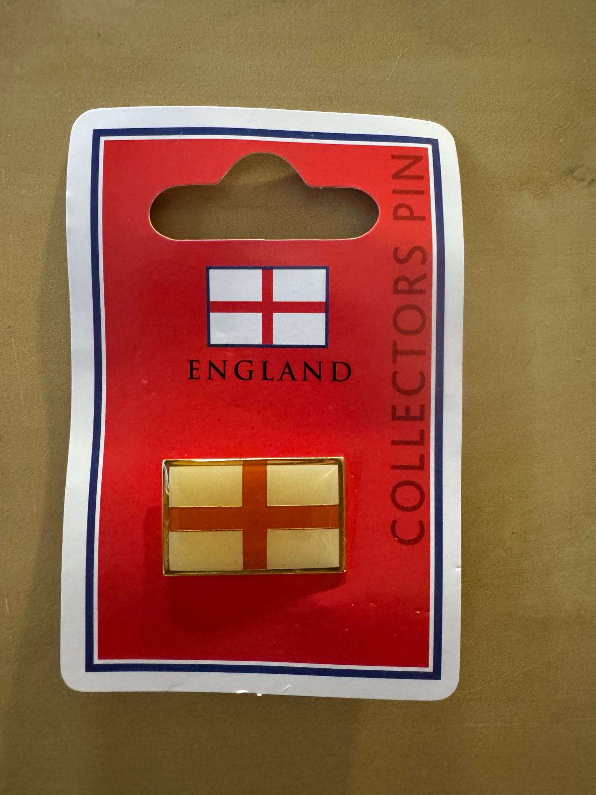 ENGLAND BADGES AND KEYRINGS