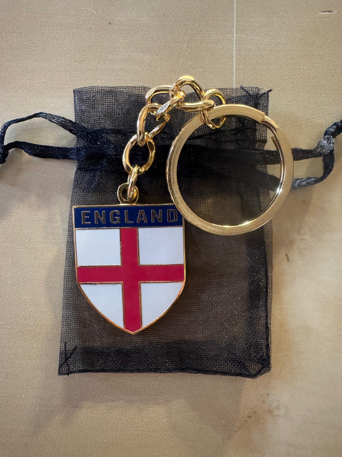 ENGLAND BADGES AND KEYRINGS