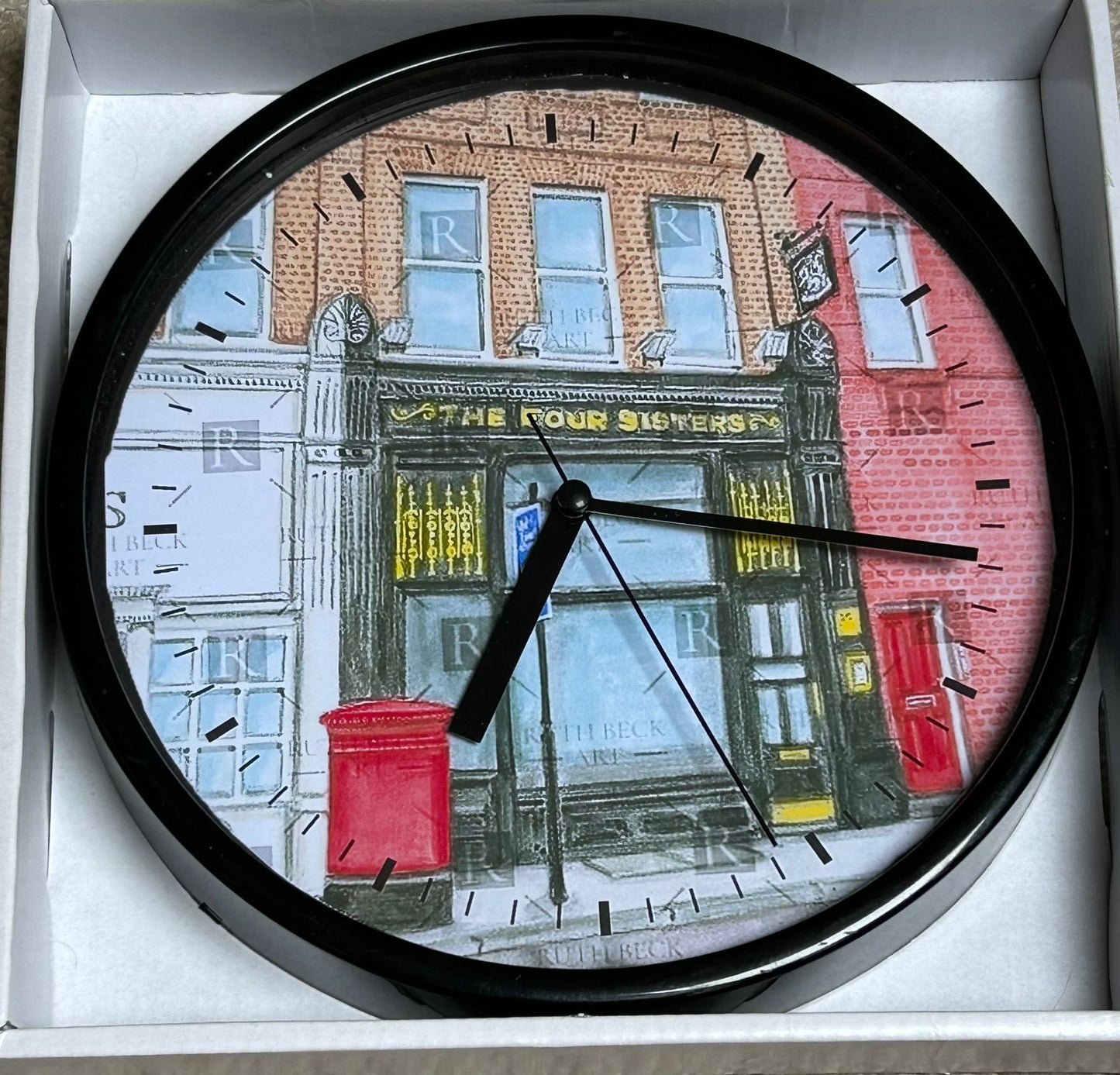 FOUR SISTERS PUB - CLOCK