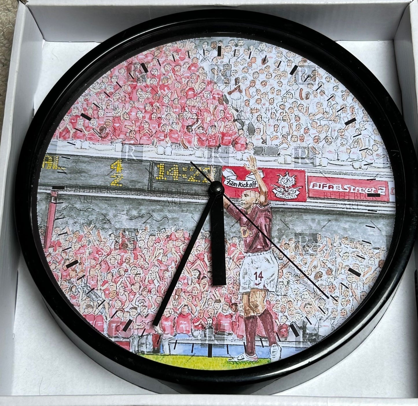 THIERRY HENRY LAST DAY CROWD - CLOCK