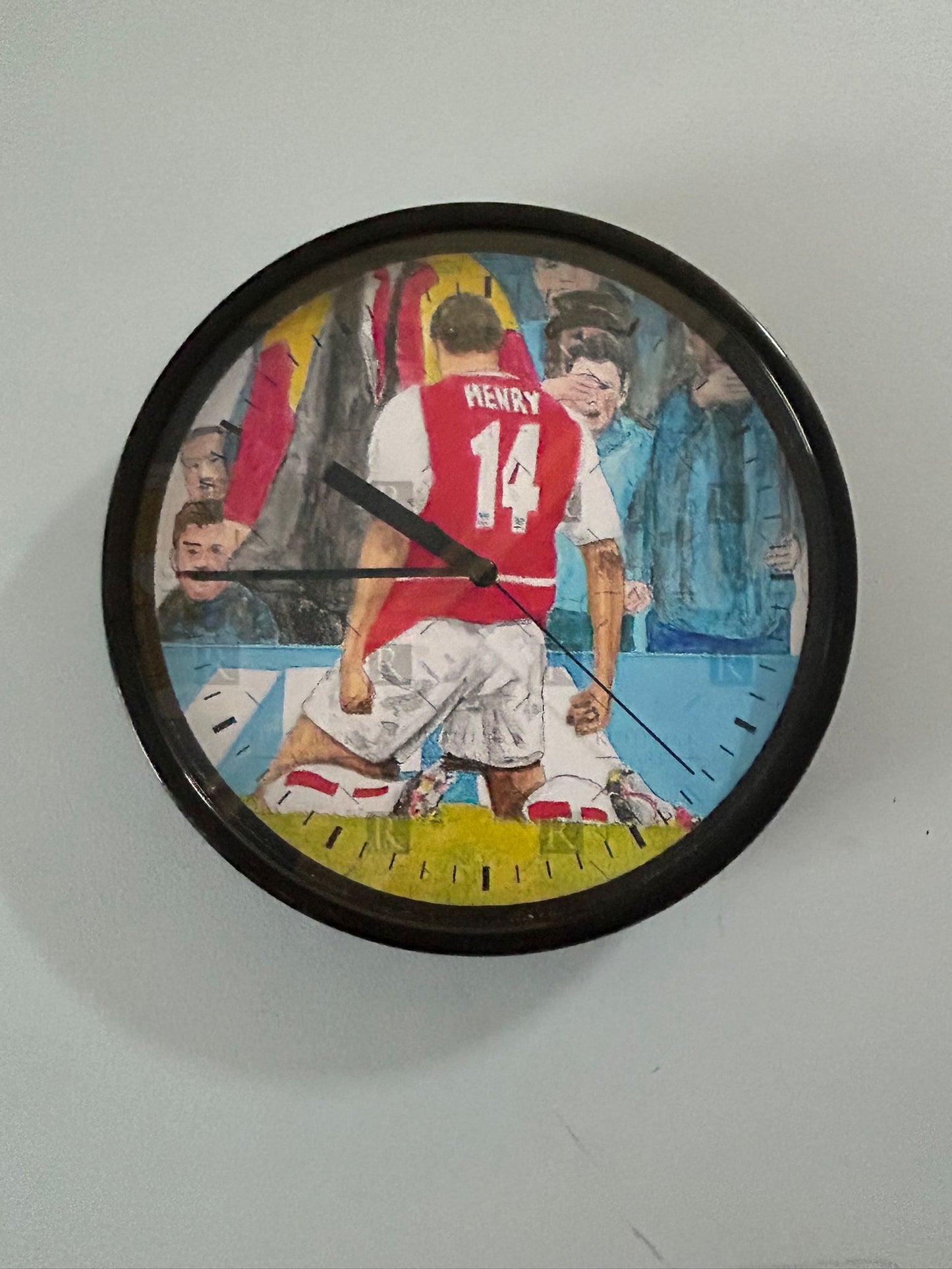 THIERRY HENRY CELERBRATION vs SPURS CROWD - CLOCK
