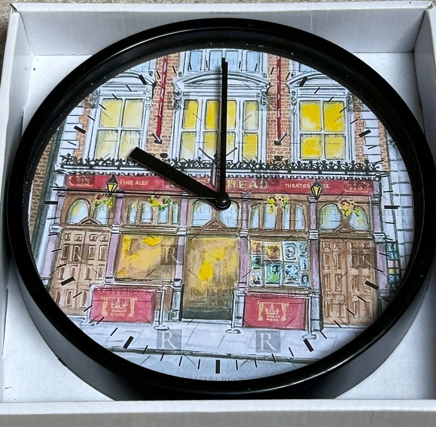 KINGS HEAD THEATRE PUB - CLOCK