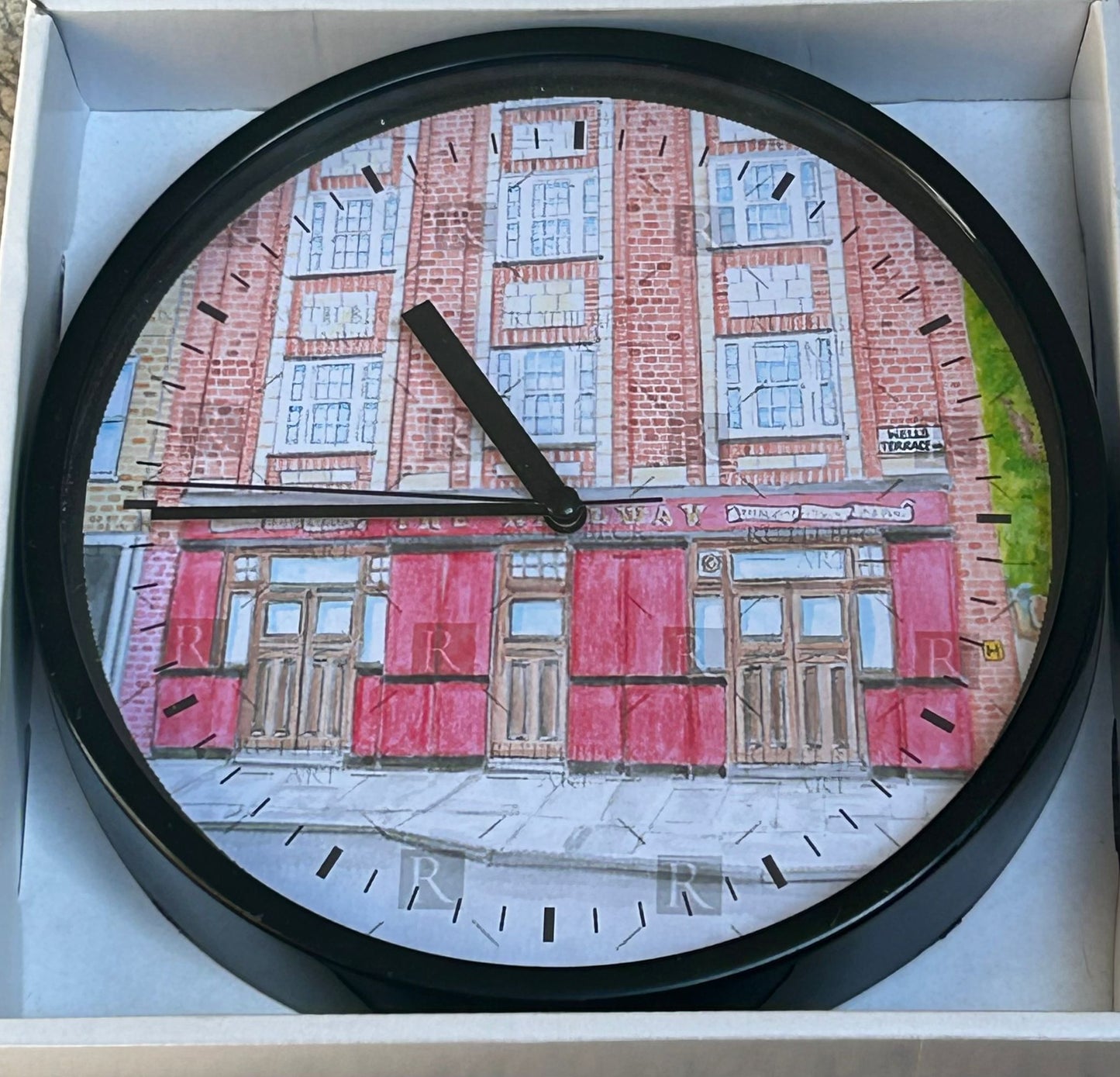 RAILWAY TAVERN PUB - CLOCK