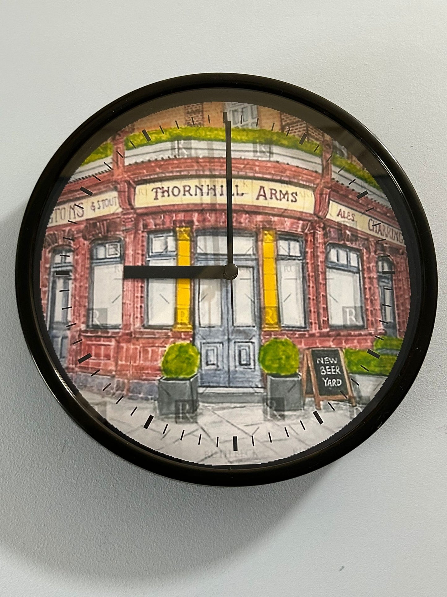 THORNHILL ARMS PUB - CLOCK