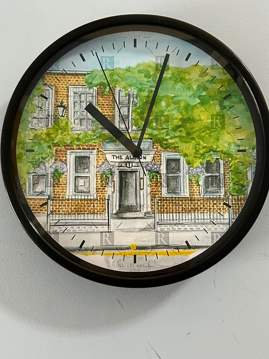 ALBION PUB - CLOCK