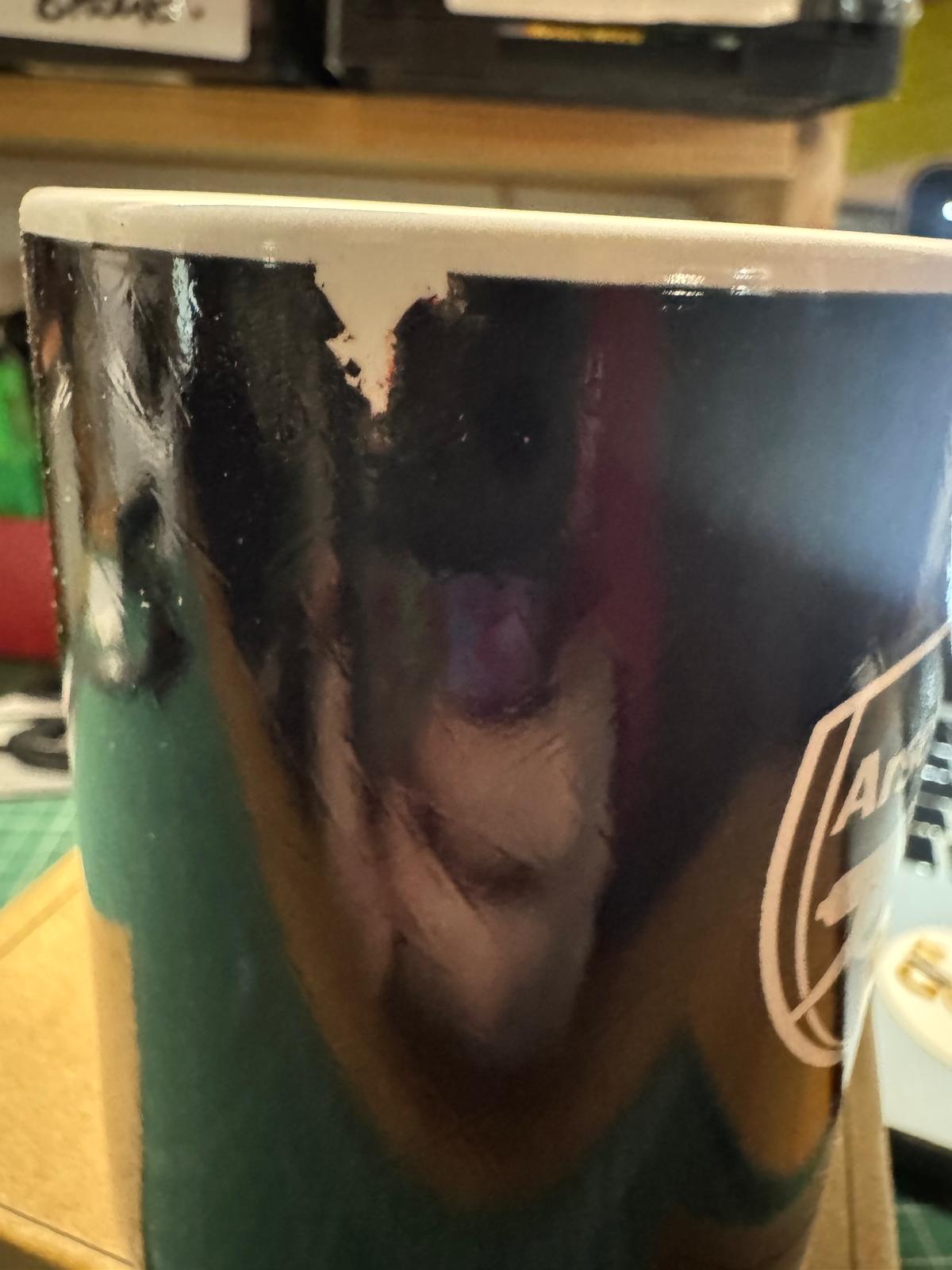 ARSENAL COLOUR CHANGING MUG - SLIGHT DAMAGE - READ DESCRIPTION BEFORE PURCHASE