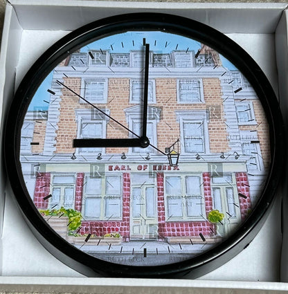 EARL OF ESSEX PUB - CLOCK