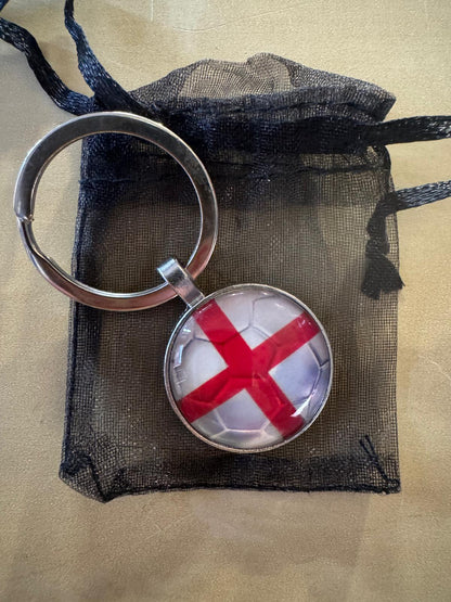 ENGLAND BADGES AND KEYRINGS