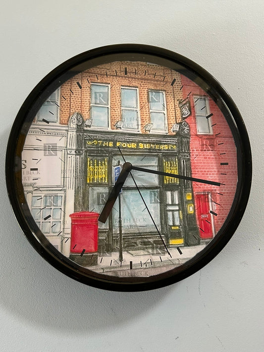 FOUR SISTERS PUB - CLOCK