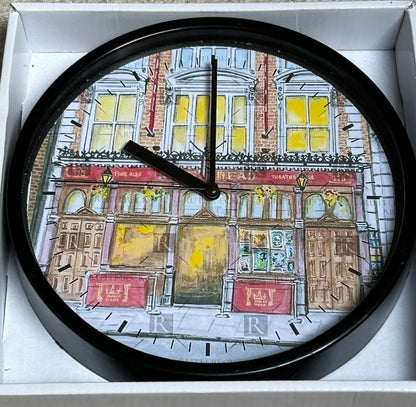 KINGS HEAD THEATRE PUB - CLOCK