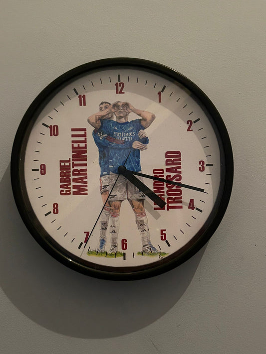 TROSSARD & MARTINELLI CELEBRATION - ARSENAL - CLOCK