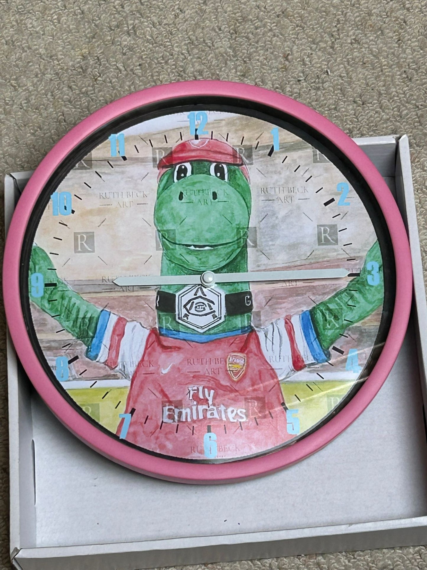 ARSENAL GUNNERSAURUS CLOCK - PINK