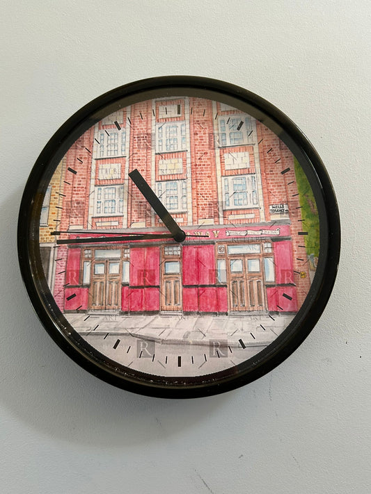 RAILWAY TAVERN PUB - CLOCK