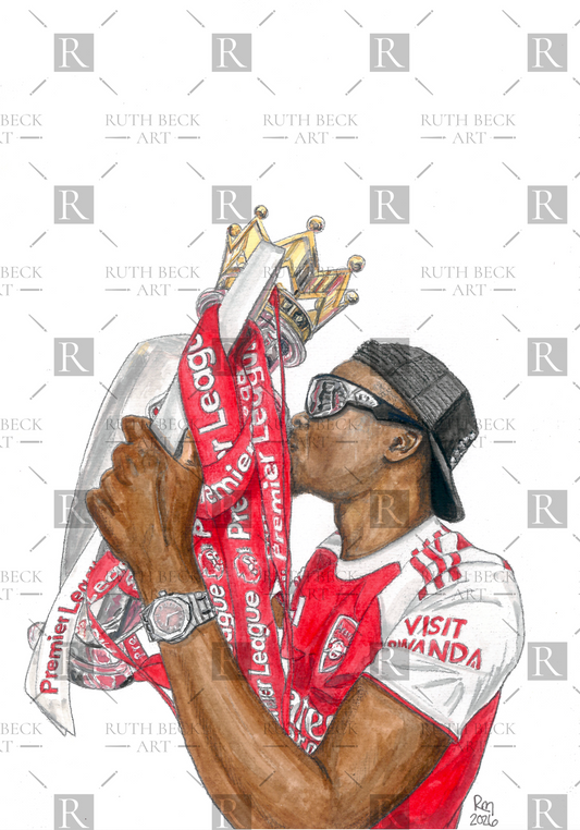 BUKAYO SAKA WITH THE PREMIER LEAGUE TROPHY - ARSENAL - PRINT